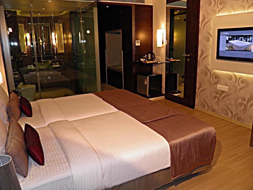 Sentosa Resorts & Water Park Chinchvad 客房 照片