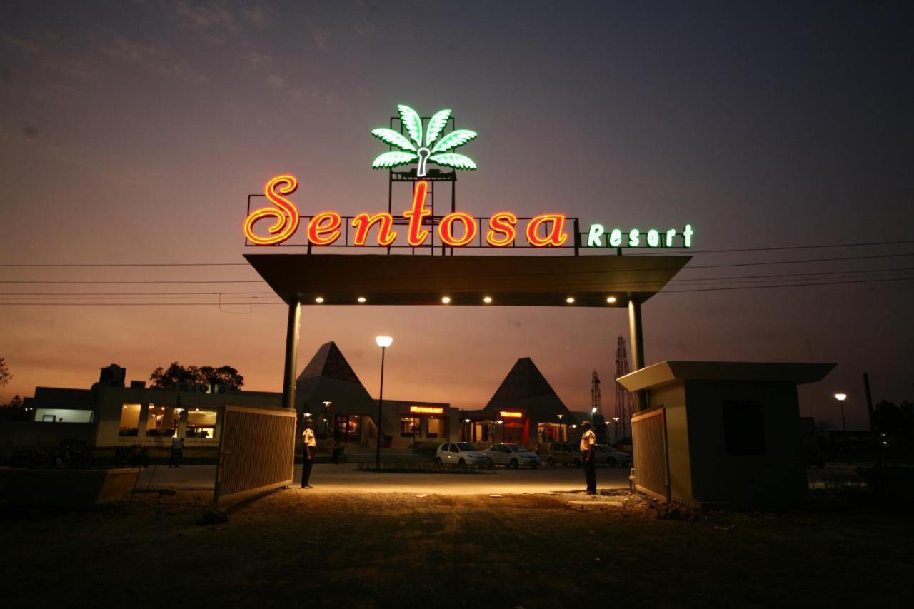 Sentosa Resorts & Water Park Chinchvad 外观 照片